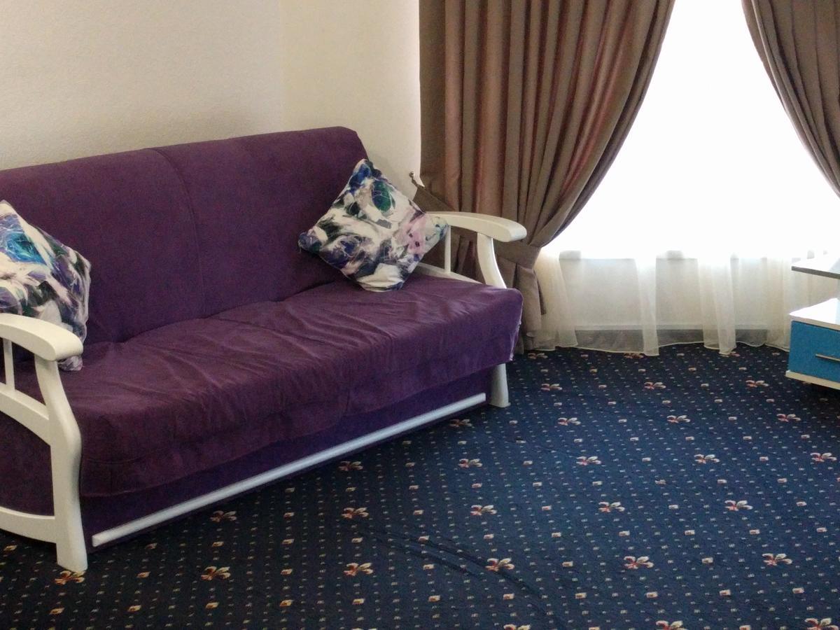 Kaiser Hotel تشيرنيفتسي المظهر الخارجي الصورة